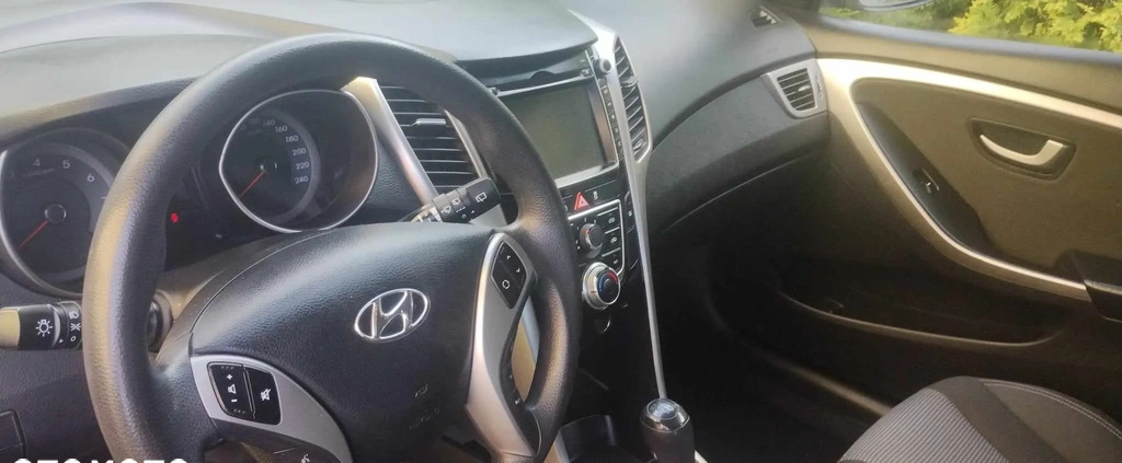 Hyundai ix20 cena 37900 przebieg: 102000, rok produkcji 2013 z Szydłowiec małe 29